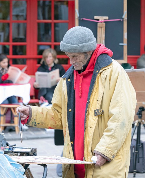 Watercolor painter in Paris